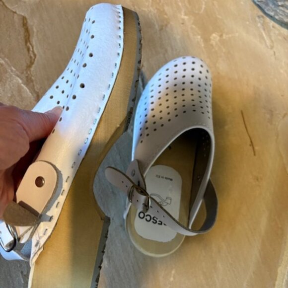 New Bresco Swedish White Perforated Leather Alder Wood Clogs 38 / 7-8 US - Picture 5 of 9